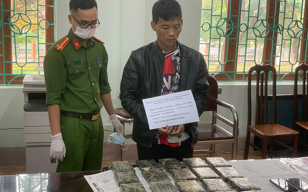 Lai Châu Bắt giữ đối tượng mua bán trái phép 20 bánh heroin

​