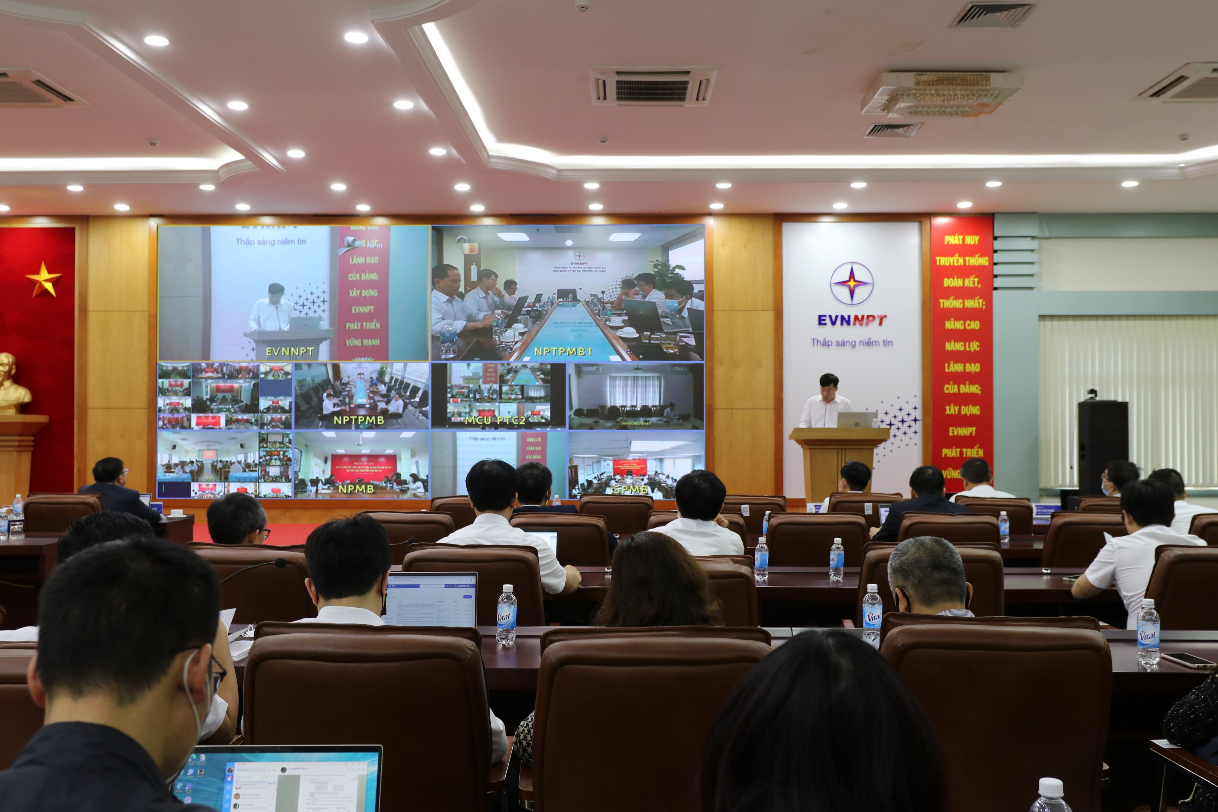 Đảng ủy EVNNPT nghiên cứu, học tập, quán triệt Nghị quyết Hội nghị TW 4