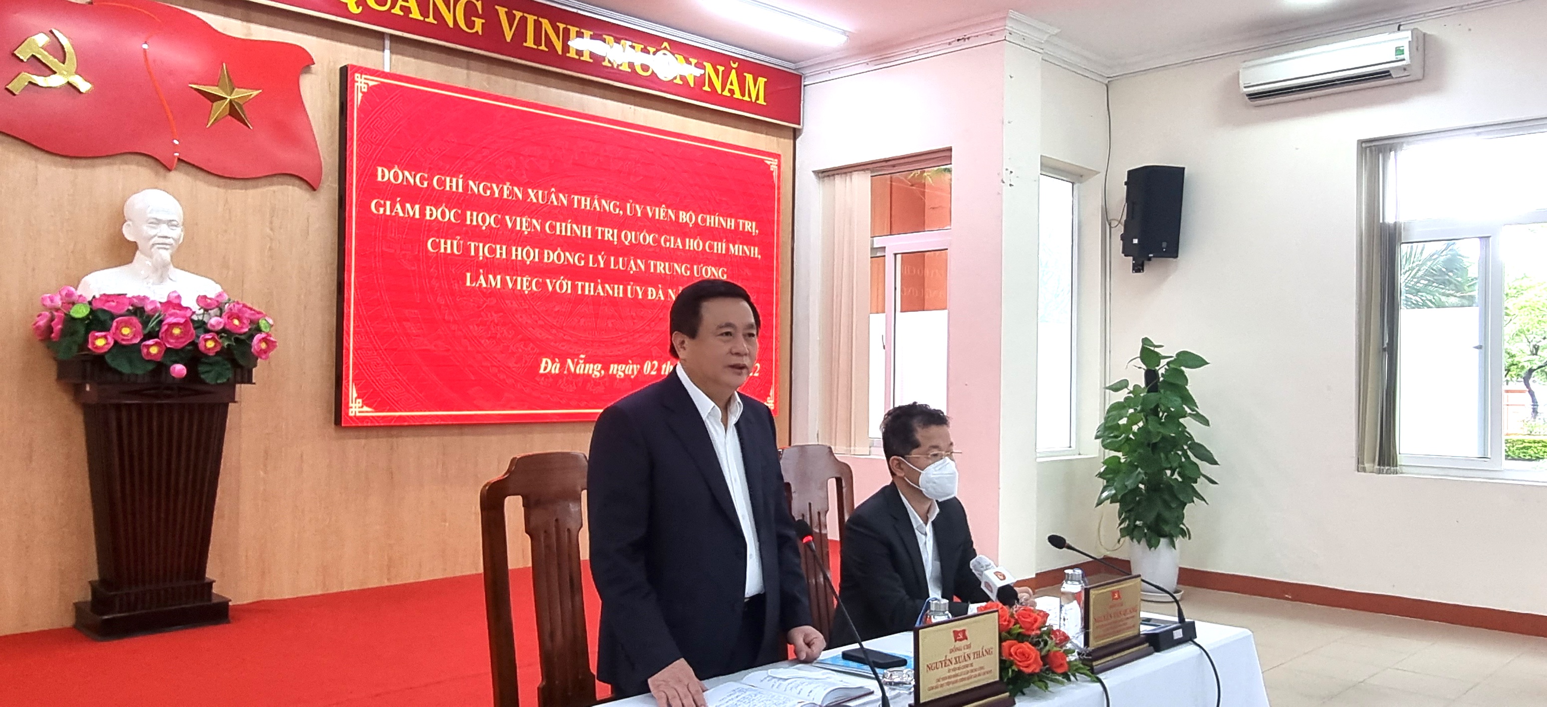 Đồng chí Nguyễn Xuân Thắng làm việc với Thành uỷ Đà Nẵng