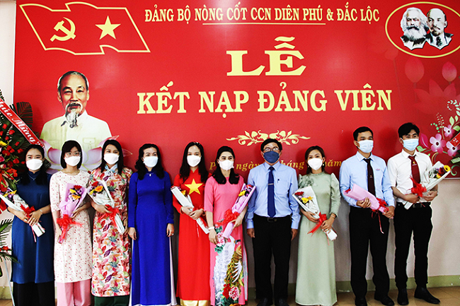 Khánh Hoà chú trọng phát triển tổ chức đảng và đảng viên trong các doanh nghiệp tư nhân