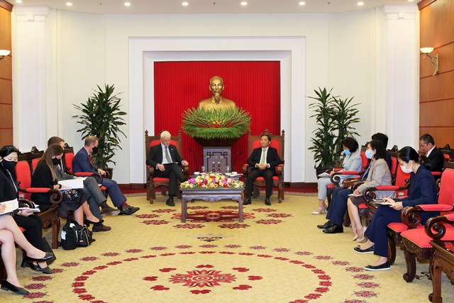 Việt Nam ủng hộ Anh tăng cường quan hệ hợp tác kinh tế - thương mại với khu vực