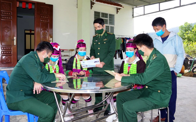 Đồng lòng bảo vệ đường biên, cột mốc
