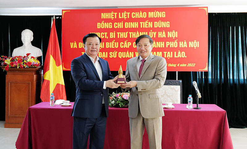 Vun đắp mối quan hệ đặc biệt Việt Nam - Lào