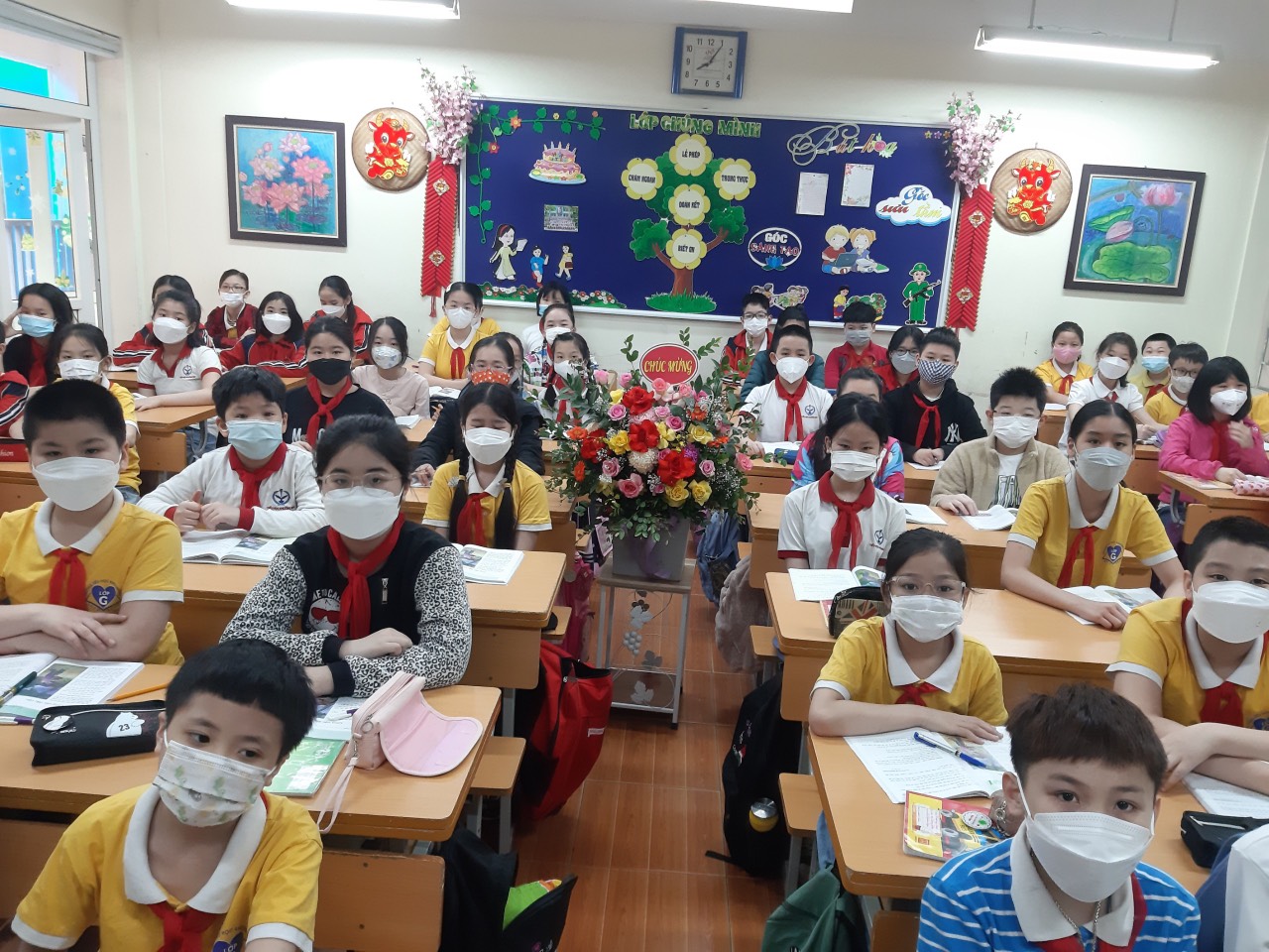 Vì sao Hà Nội cho học sinh trở lại trường khi chưa tiêm chủng