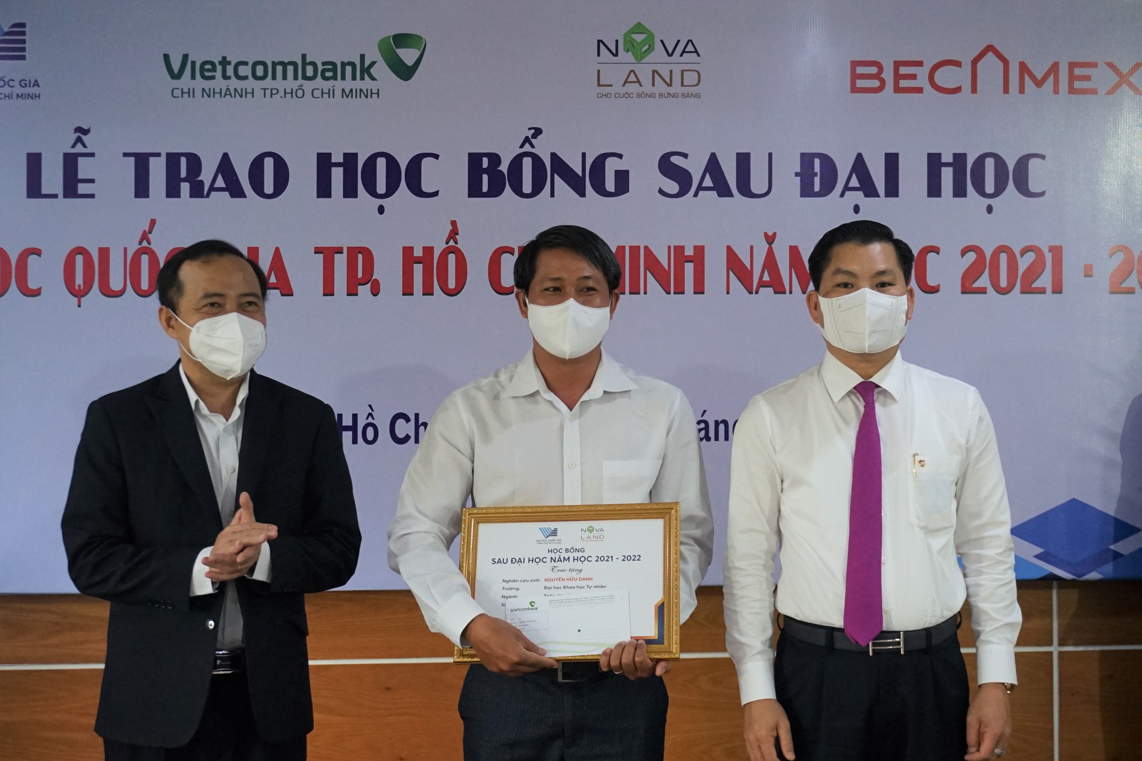 Đại học Quốc gia TP Hồ Chí Minh trao học bổng sau đại học