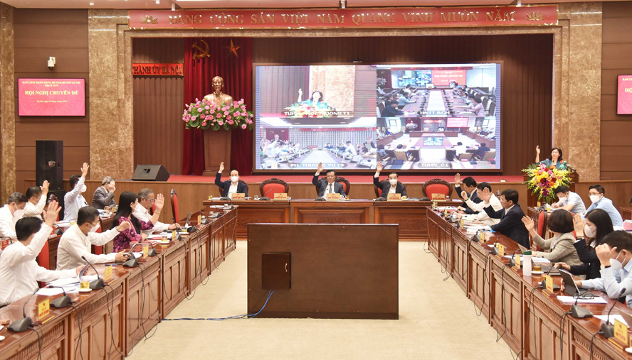 Tăng cường phân cấp, ủy quyền thực hiện các nhiệm vụ kinh tế - xã hội, các dự án đầu tư