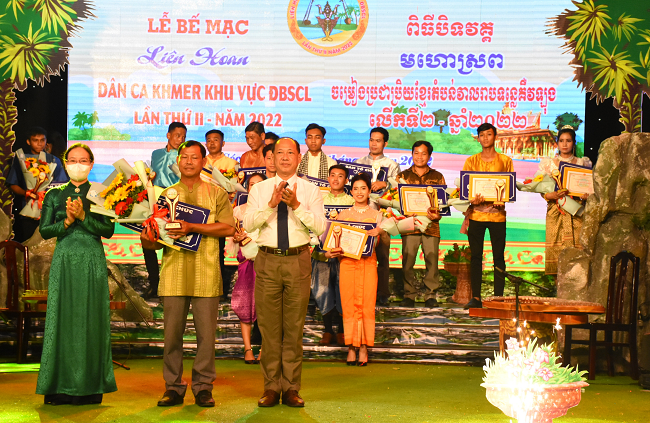Sóc Trăng Bế mạc Liên hoan dân ca Khmer khu vực ĐBSCL lần thứ 11