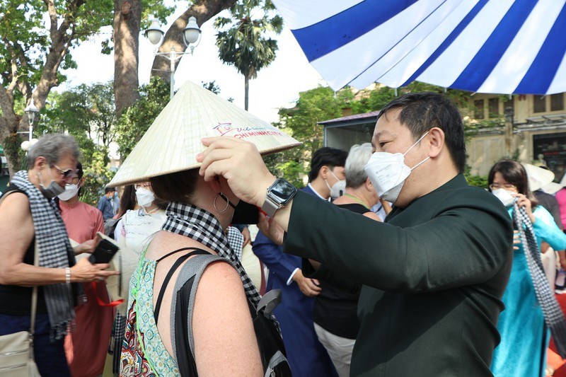 TP Hồ Chí Minh đón đoàn 130 khách du lịch quốc tế đến từ Mỹ