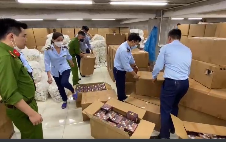 Công an Hà Nội bắt vụ sản xuất trà giảm cân nghi có chất cấm
