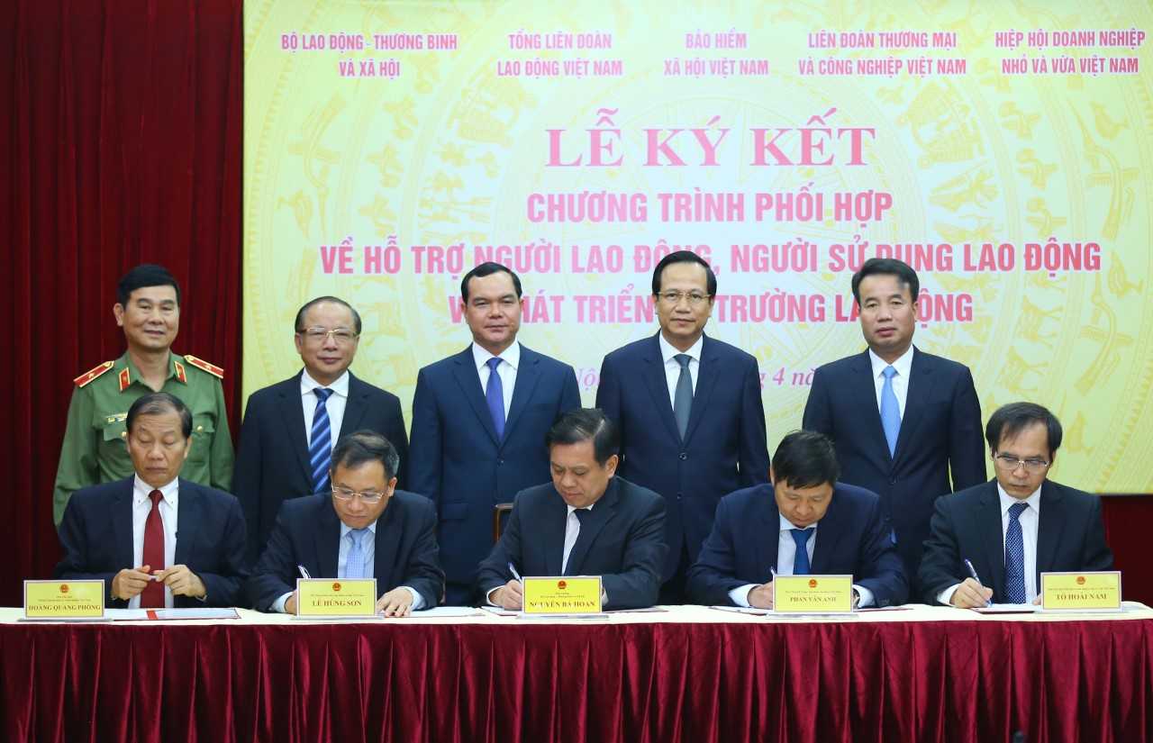 Phối hợp hỗ trợ người lao động, người sử dụng lao động đảm bảo an sinh xã hội