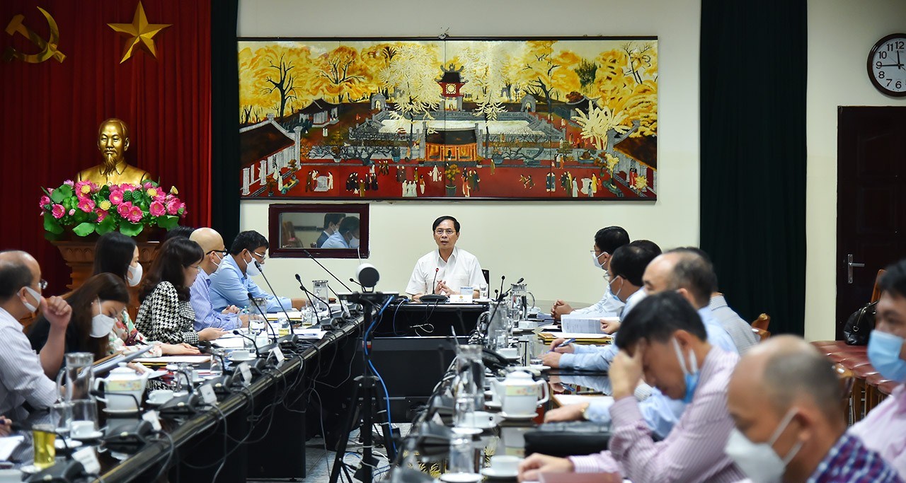 Xây dựng Đảng bộ Bộ Ngoại giao trong sạch vững mạnh