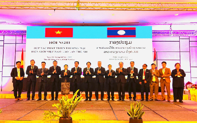 EVN Thăm và làm việc tại Lào