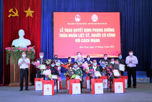Phụng dưỡng thân nhân liệt sỹ, gia đình người có công tại Kon Tum