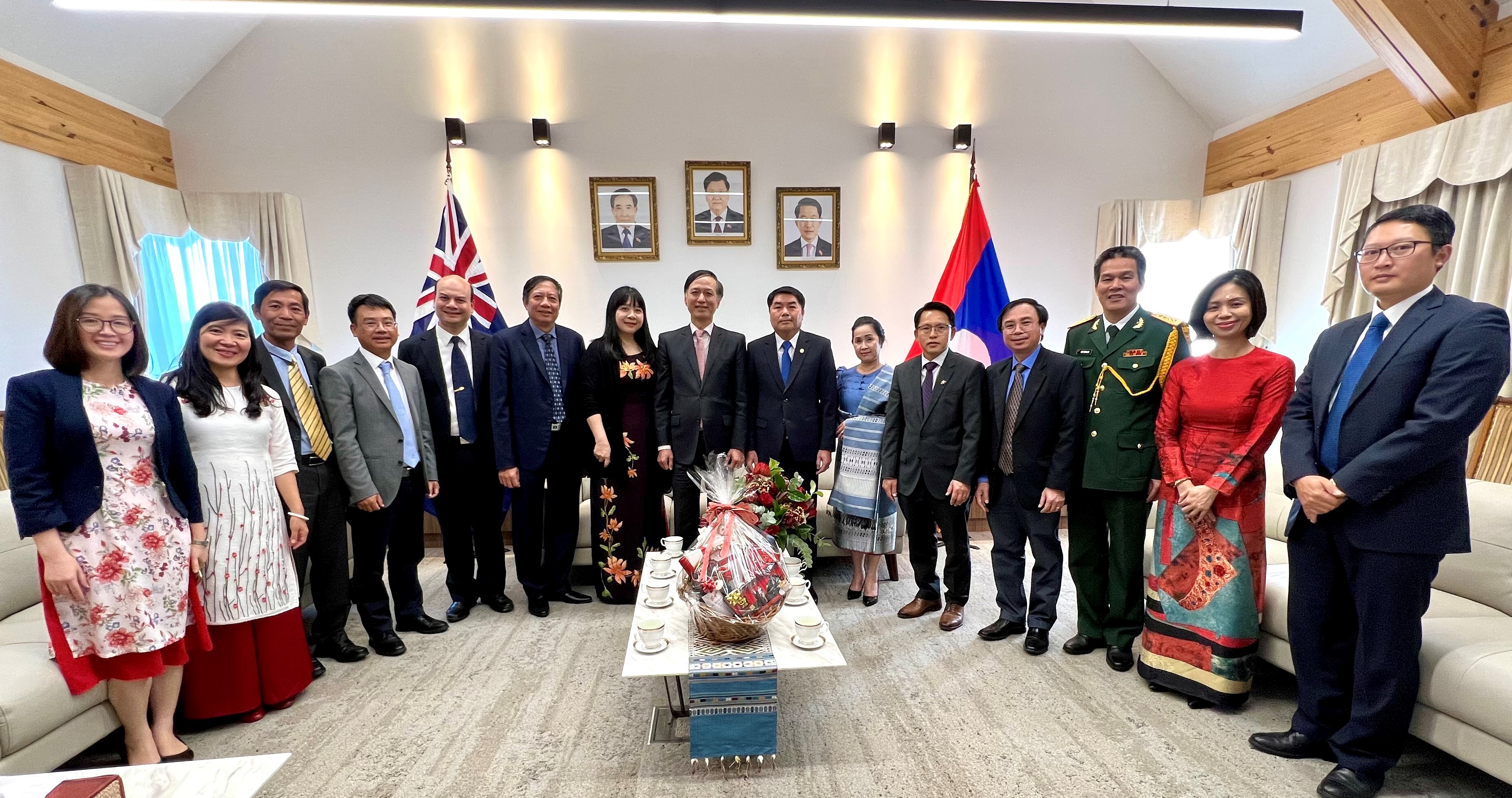 Thúc đẩy tình đoàn kết, gắn bó Việt - Lào