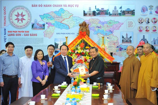 Lãnh đạo MTTQ Việt Nam thăm, chúc mừng Lễ Phục sinh năm 2022