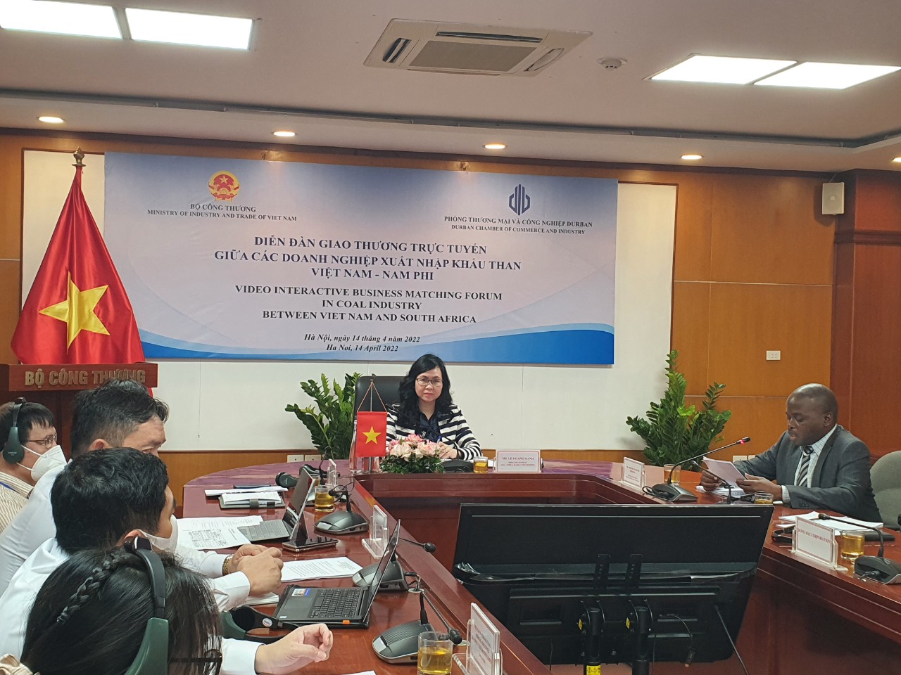 Nhập khẩu than từ Nam Phi, đảm bảo nguồn cung than trong nước