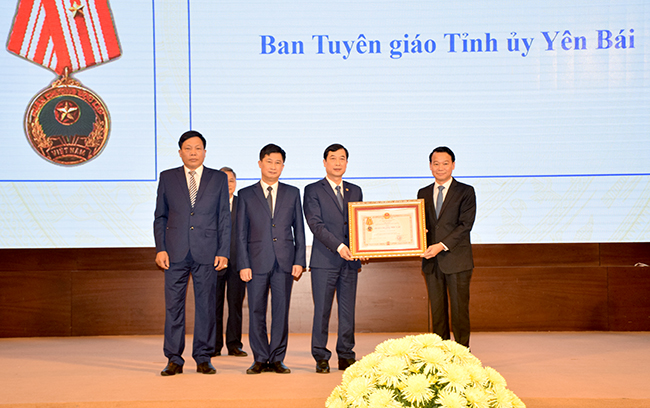 Yên Bái đón nhận Huân chương Độc lập hạng Ba