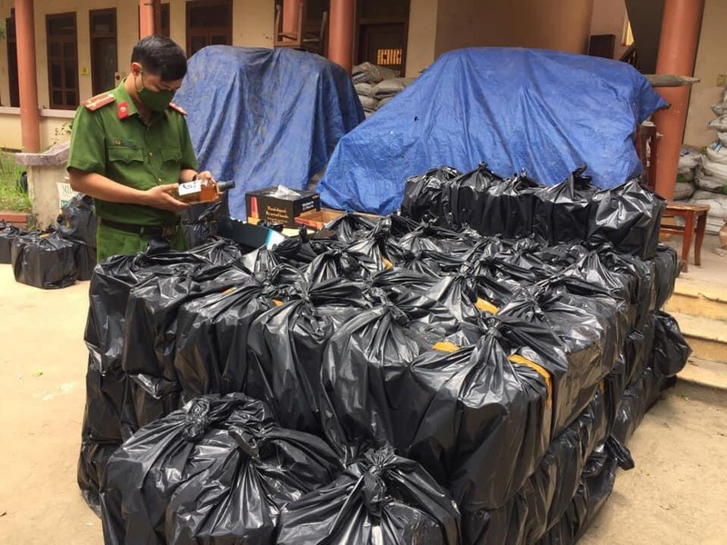 Khung hình phạt với hành vi buôn bán rượu ngoại nhập lậu