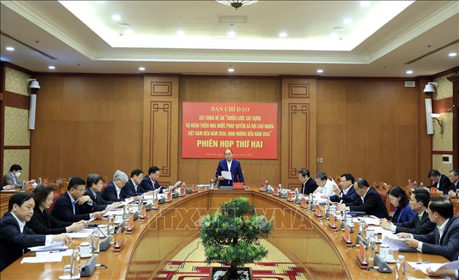 Xây dựng pháp luật nghiêm minh, tạo điều kiện cho phát triển
