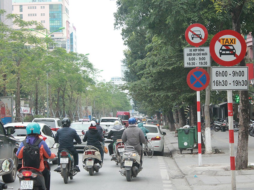 Hà Nội bổ sung biển báo phục vụ SEA GAMES 31