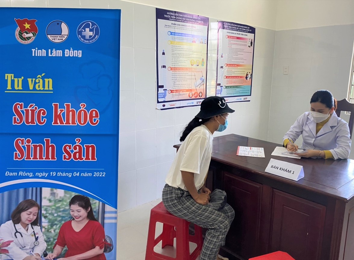 Thầy thuốc trẻ Lâm Đồng làm theo lời Bác, tình nguyện vì sức khỏe cộng đồng