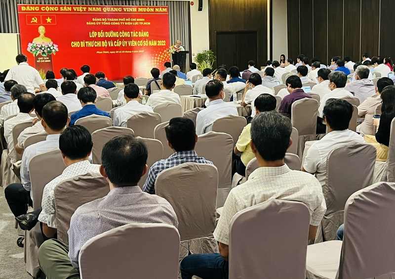 Đảng ủy EVNHCMC tổ chức lớp bồi dưỡng công tác Đảng cho bí thư chi bộ và cấp ủy viên cơ sở