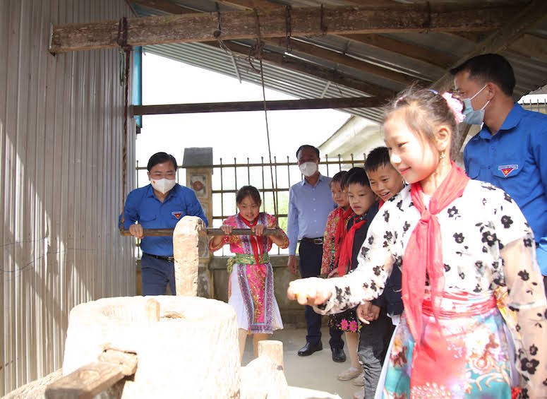 “Bảo tồn và phát huy giá trị văn hóa vùng biên”