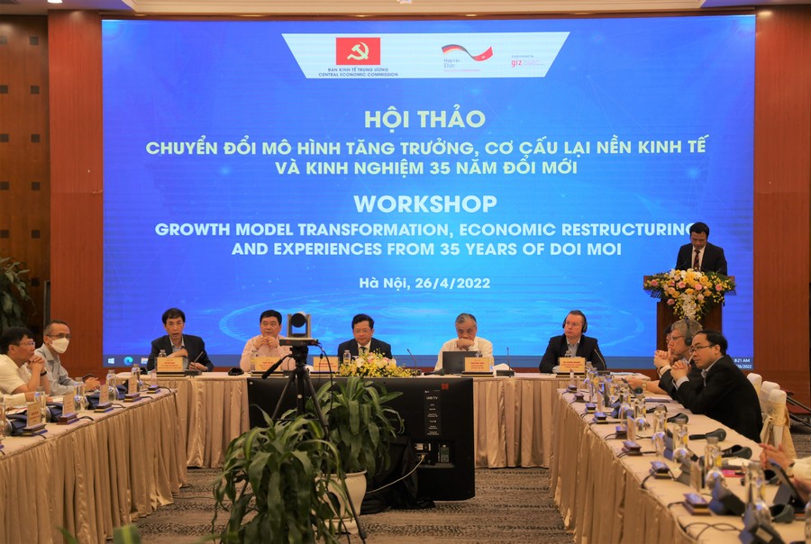 Chuyển đổi mô hình tăng trưởng, cơ cấu lại nền kinh tế Kinh nghiệm 35 năm đổi mới