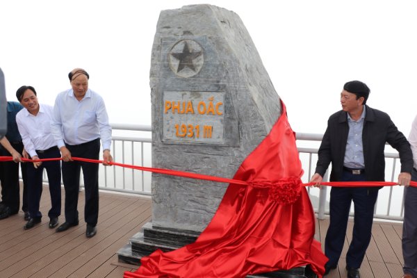 Khánh thành điểm ngắm cảnh trên đỉnh Phja Oắc và điểm du lịch cộng đồng Hoài Khao