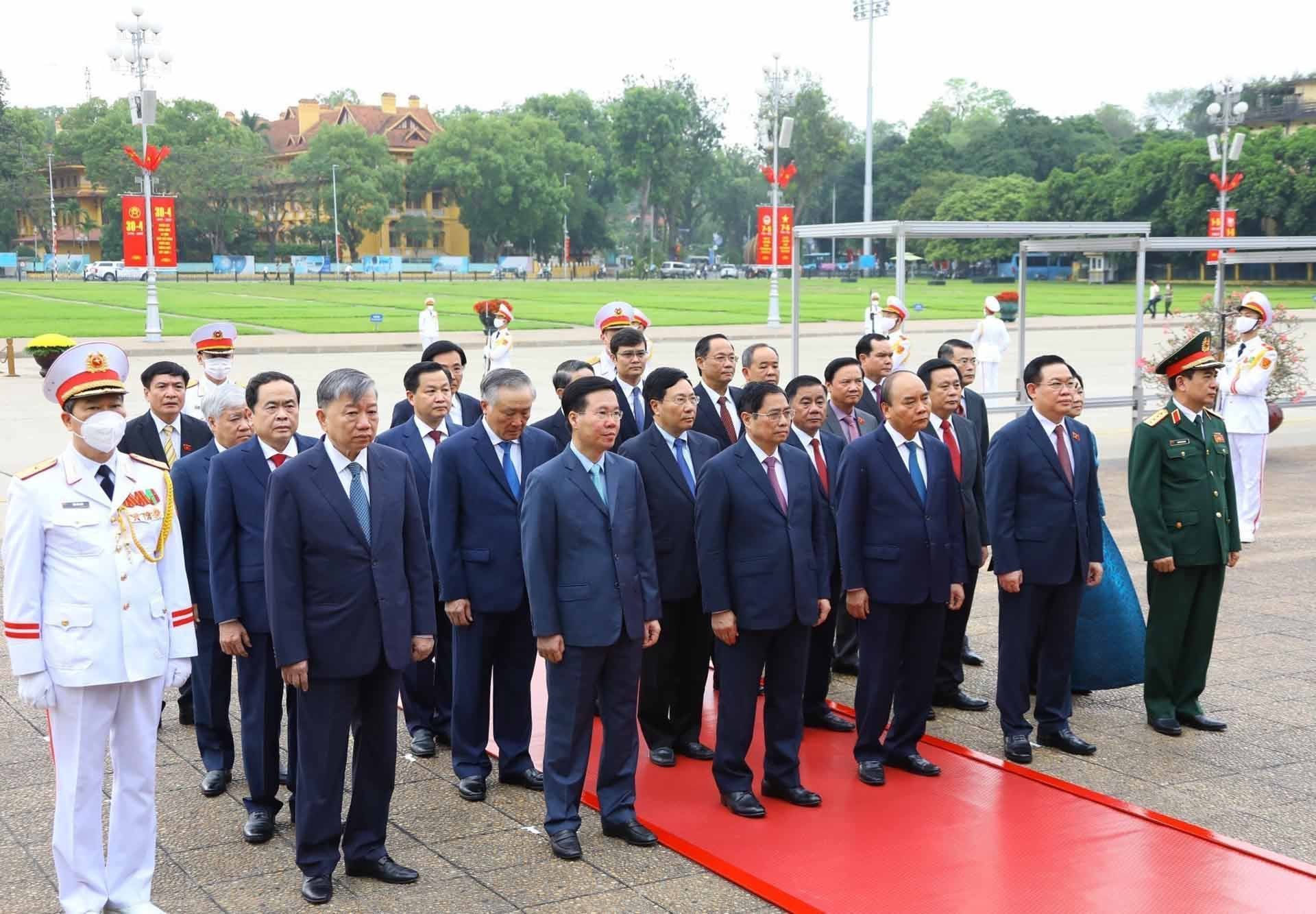 Lãnh đạo Đảng, Nhà nước vào Lăng viếng Chủ tịch Hồ Chí Minh