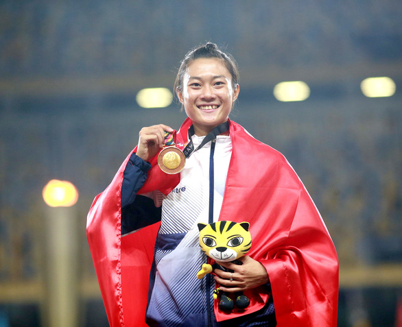 “Nữ hoàng tốc độ” Lê Tú Chinh không dự SEA Games 31