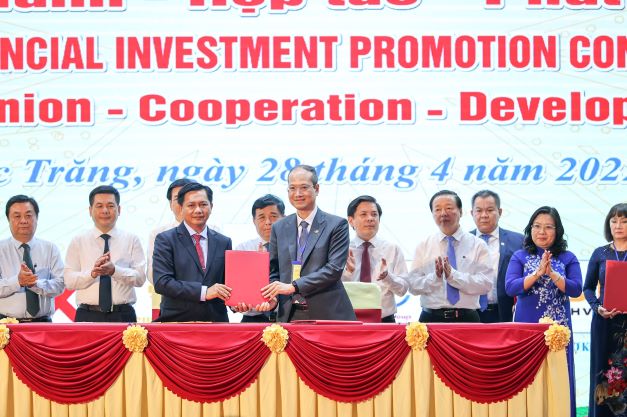 Huy động mọi nguồn lực đẩy mạnh chuyển đổi số tỉnh Sóc Trăng