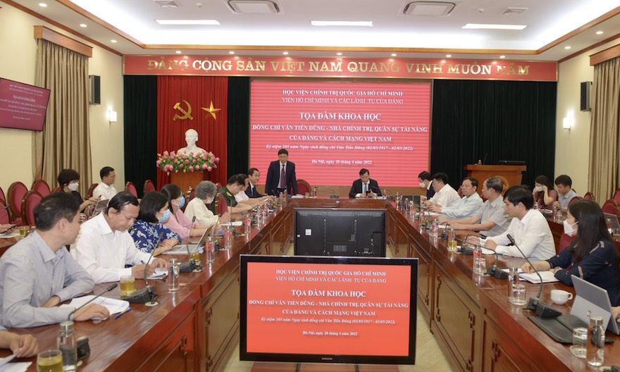 Đồng chí Văn Tiến Dũng-Nhà chính trị, quân sự tài ba