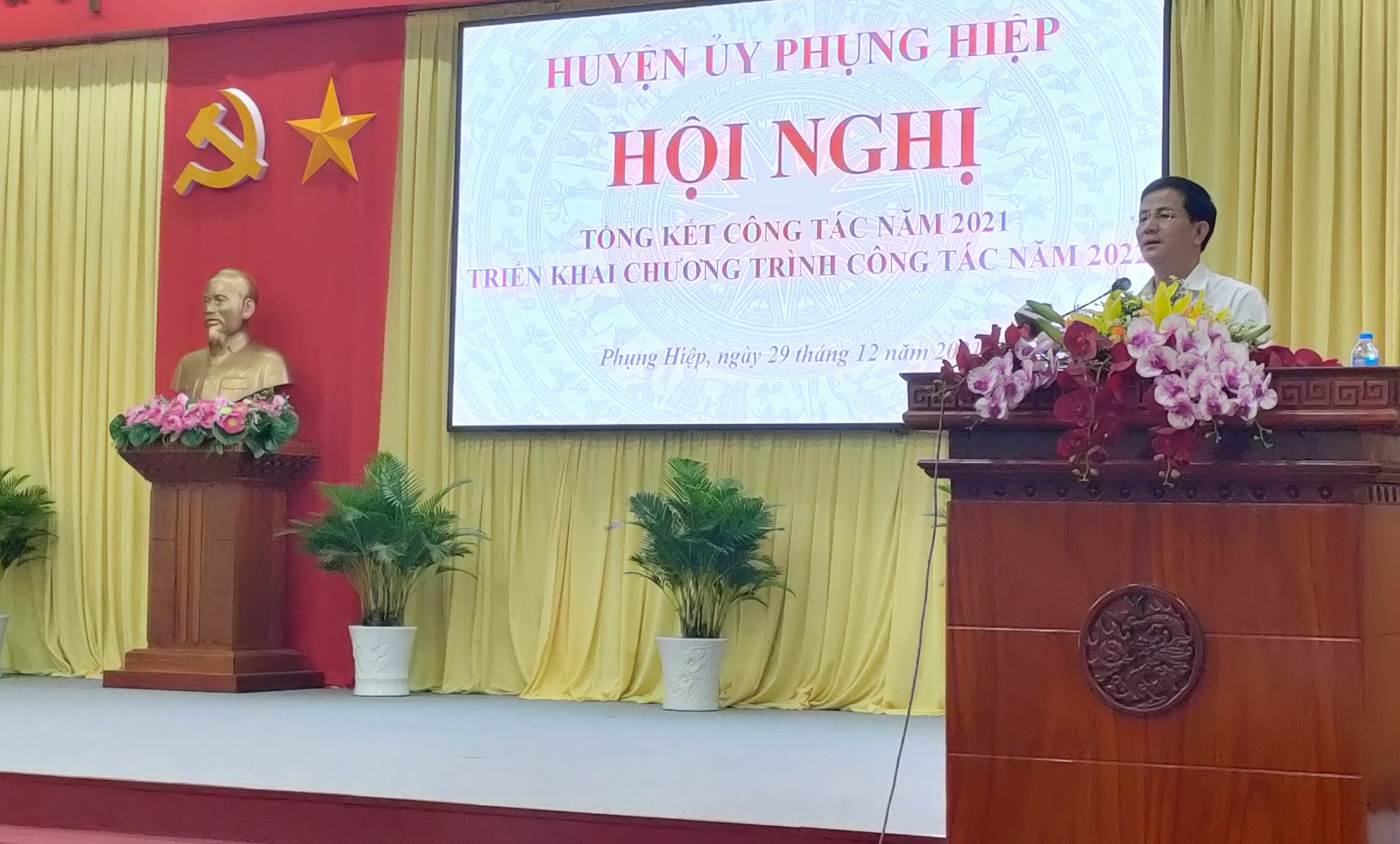 Tạo nền tảng cho việc thực hiện thắng lợi các nhiệm vụ năm 2022