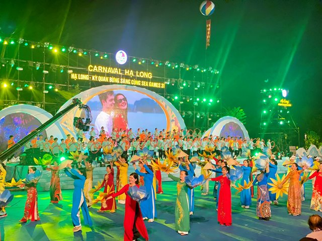 Rực rỡ sắc màu Carnaval Hạ Long 2022