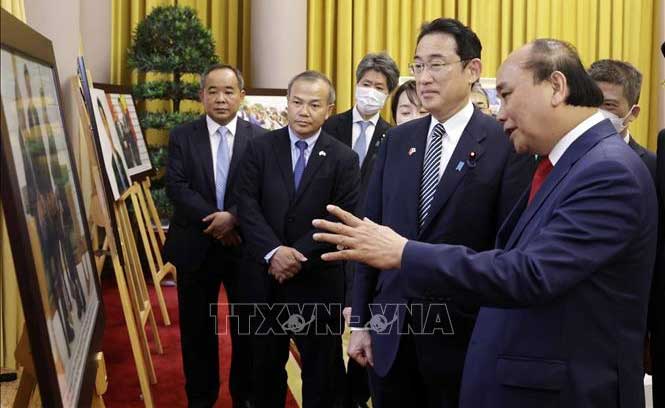 Chủ tịch nước Nguyễn Xuân Phúc tiếp Thủ tướng Nhật Bản Kishida Fumio
