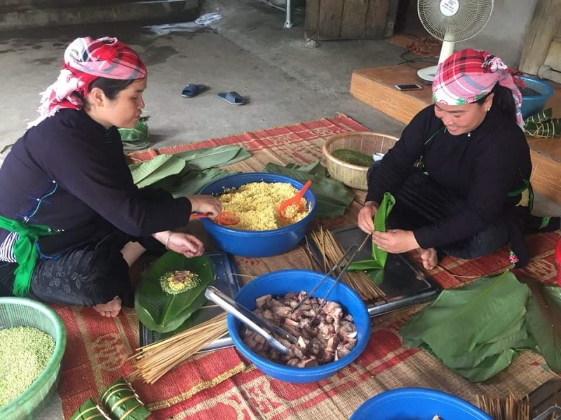Đặc sản bánh chưng đen Văn Bàn của đồng bào dân tộc Tày