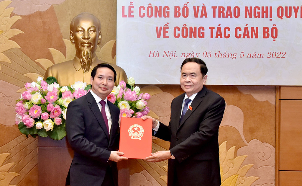 UBTVQH bổ nhiệm Phó Chủ nhiệm Văn phòng Quốc hội