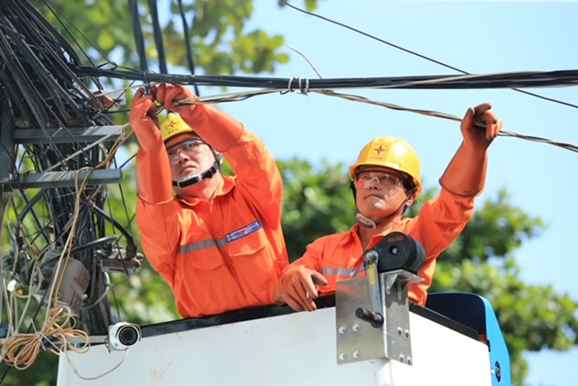 EVNHCMC tăng cường kiểm tra, rà soát các công trình điện trong mùa mưa bão