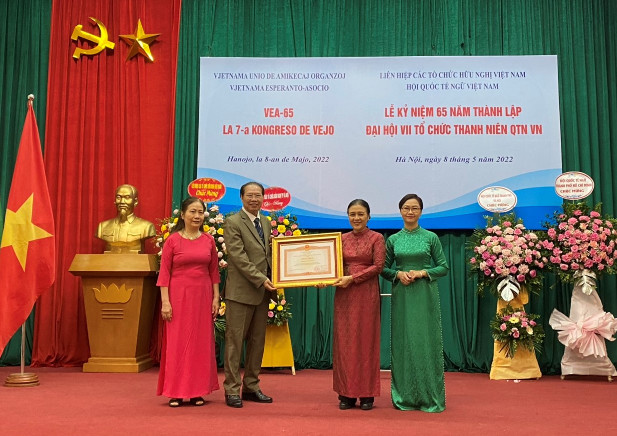 Tích cực giới thiệu Việt Nam đến với cộng đồng quốc tế ngữ thế giới