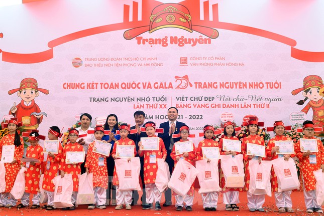 Vinh danh 18 thí sinh đoạt giải Trạng nguyên nhỏ tuổi