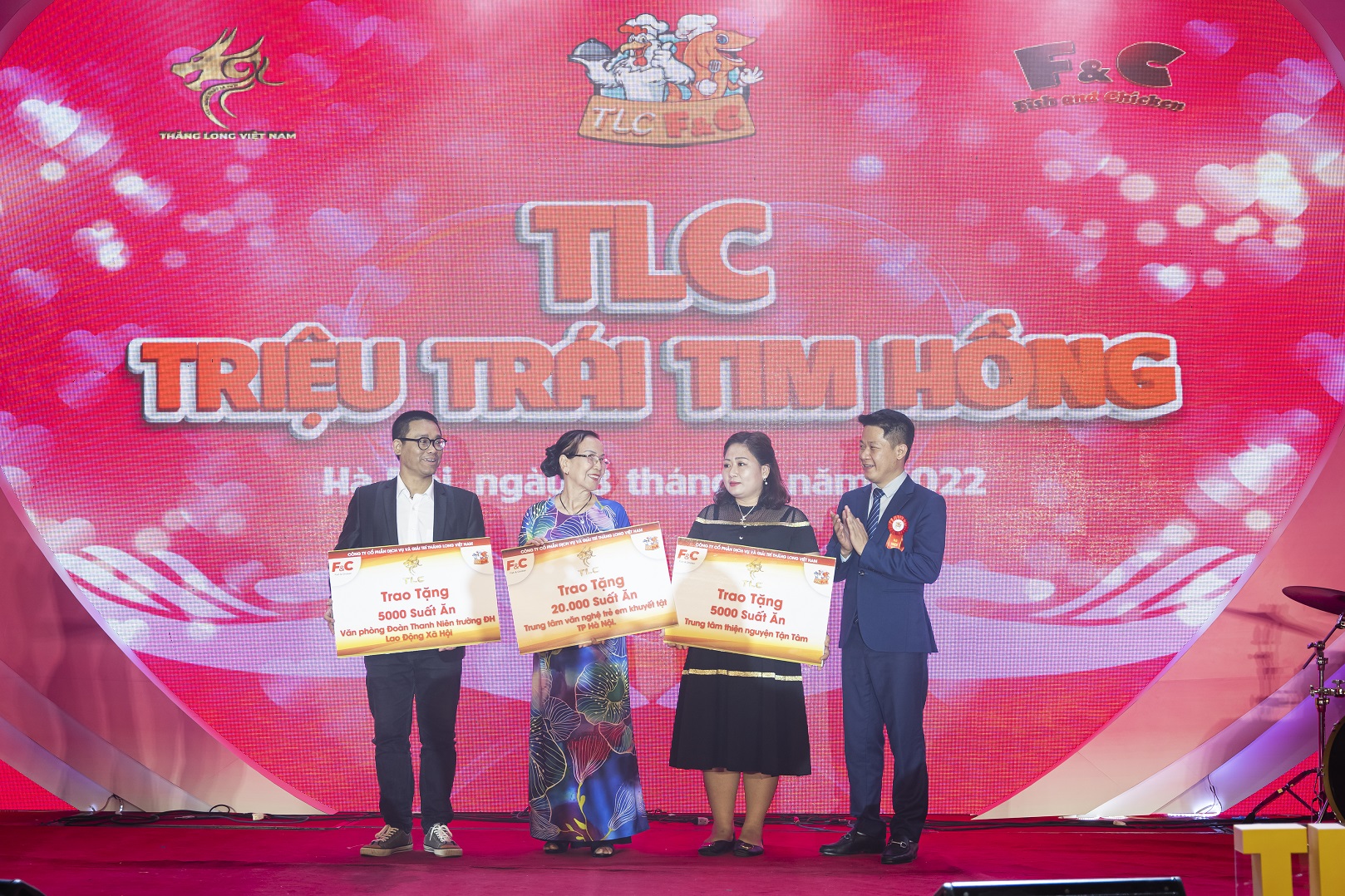 TLC – Triệu trái tim hồng