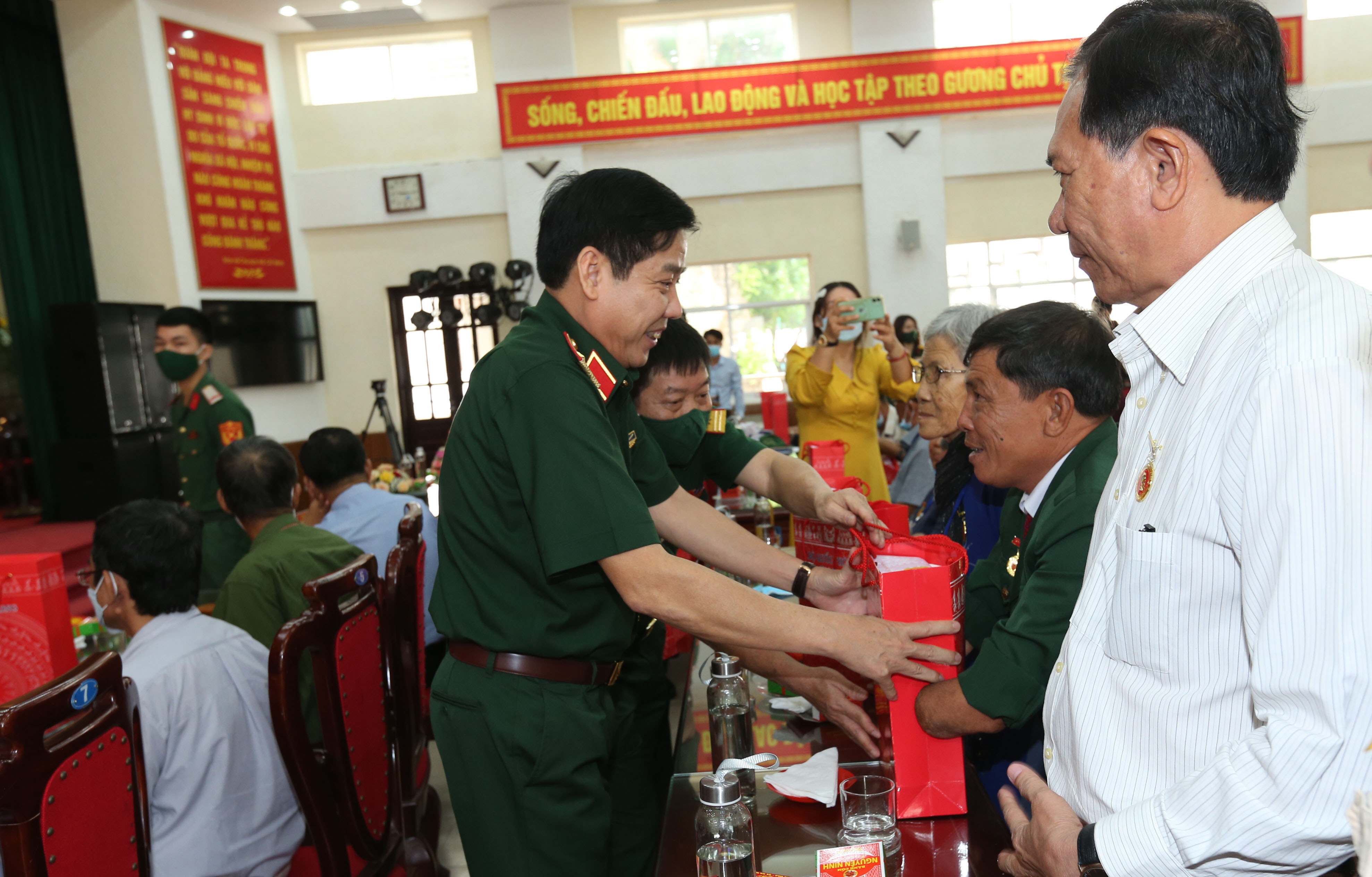 An Giang thực hiện tốt công tác chính sách xã hội đối với người có công với cách mạng