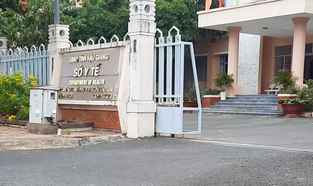 Cán bộ nhận quà trái quy định sẽ bị xử lý