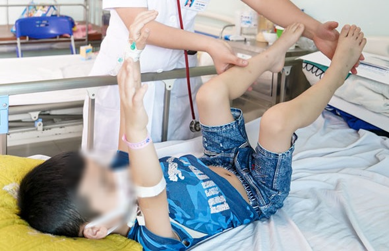 Bệnh lý Hemophilia thường di truyền cho con trai