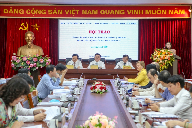 Chăm sóc, giáo dục, bảo vệ trẻ em trước tác động của đại dịch COVID-19