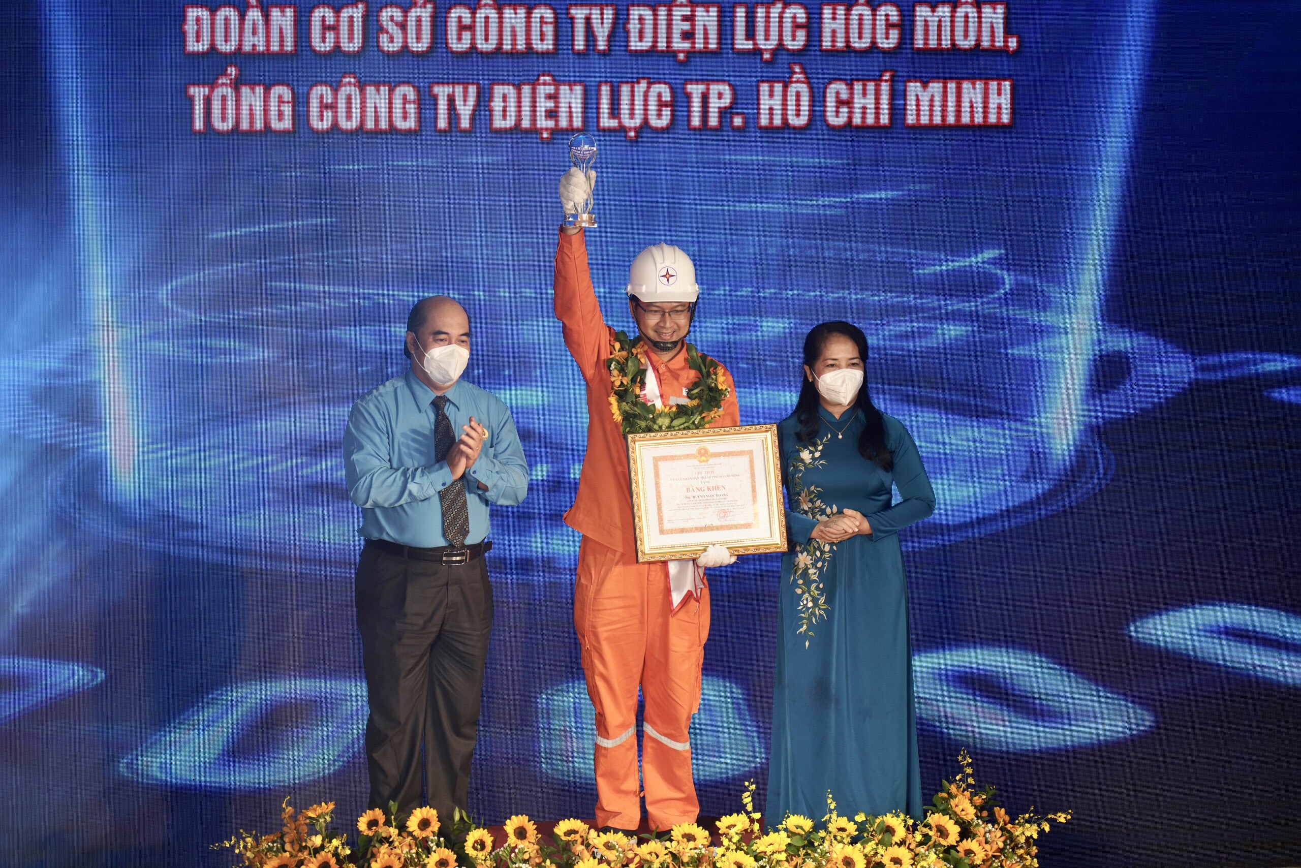 3 kỹ sư trẻ của EVNHCMC đạt danh hiệu “Người thợ trẻ giỏi” toàn quốc