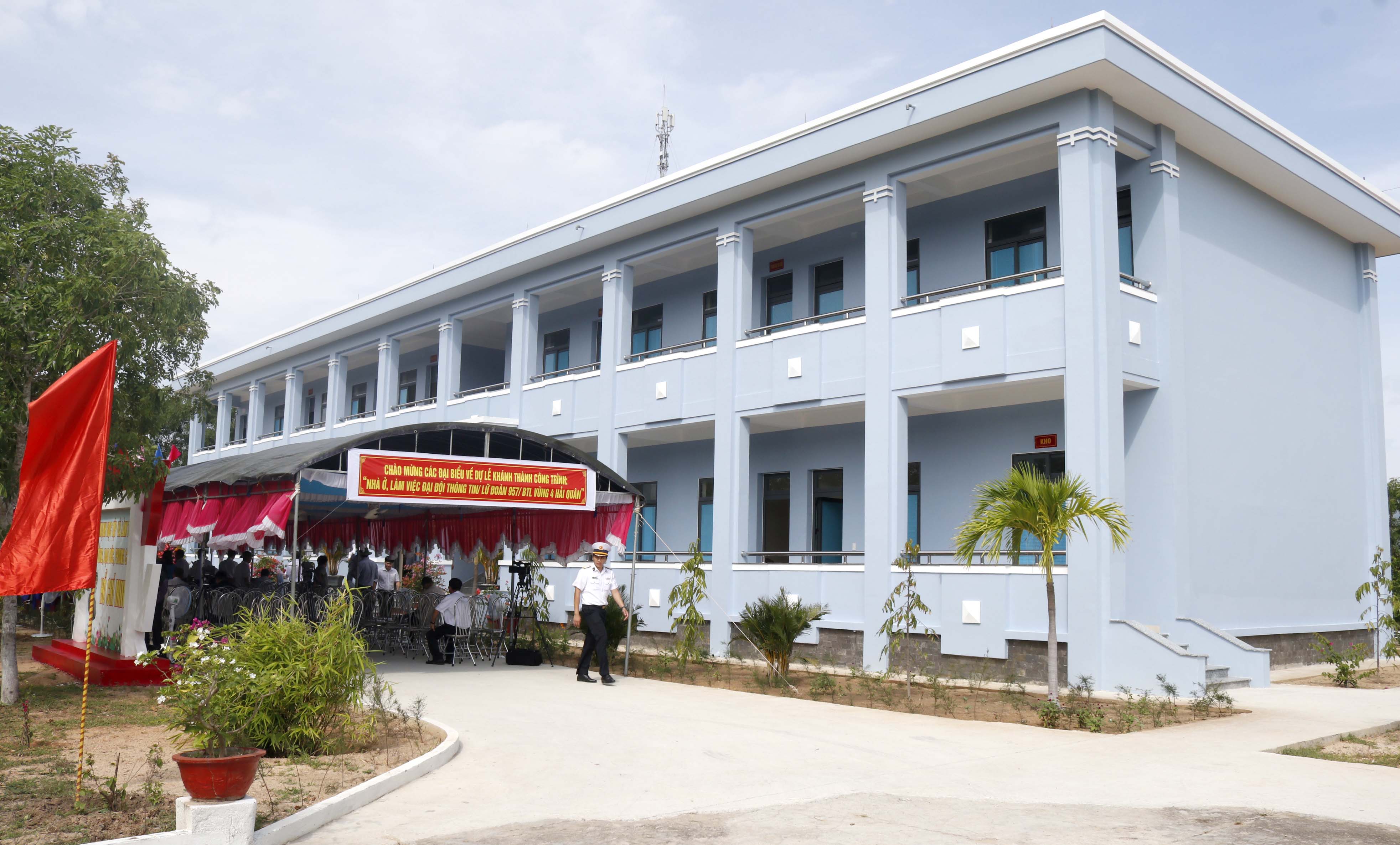 Khánh thành nhà ở và làm việc của Đại đội Thông tin - Lữ đoàn 957, Vùng 4 Hải quân
