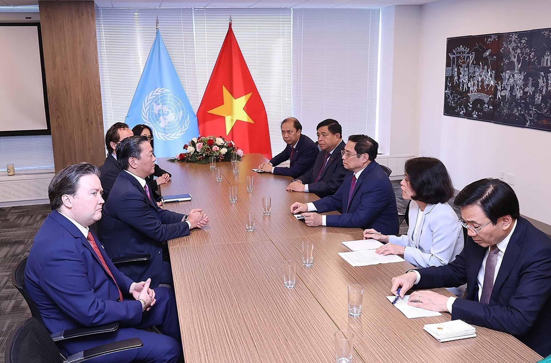 Thủ tướng Phạm Minh Chính tiếp, điện đàm với lãnh đạo quỹ đầu tư, tập đoàn