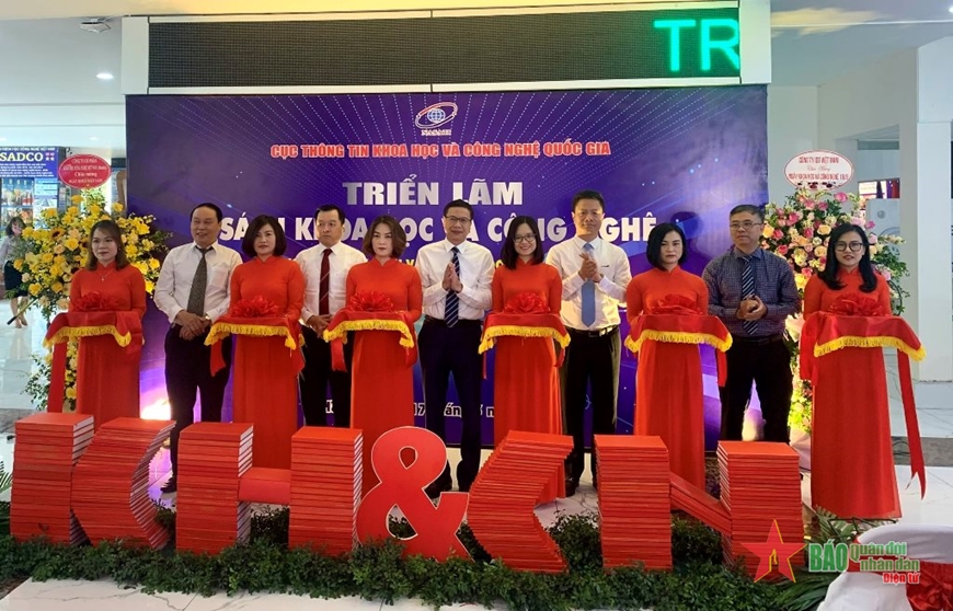 Khai mạc Triển lãm Sách khoa học và công nghệ với sự phát triển kinh tế - xã hội